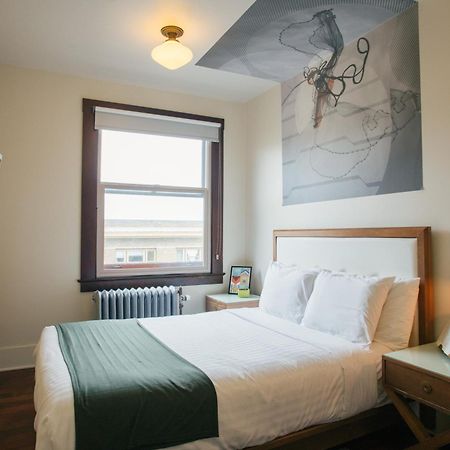Commodore Hotel Астория Экстерьер фото