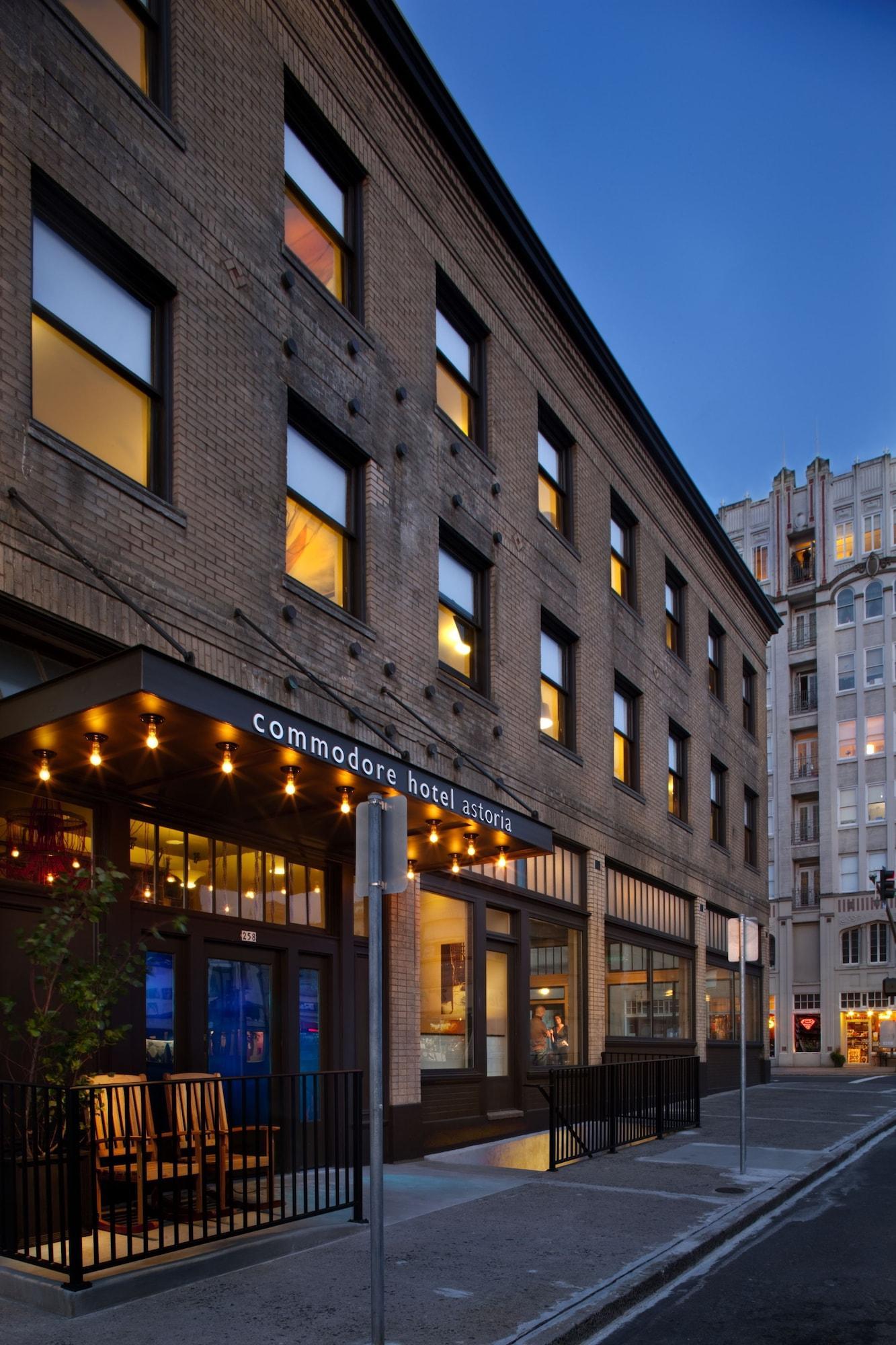 Commodore Hotel Астория Экстерьер фото