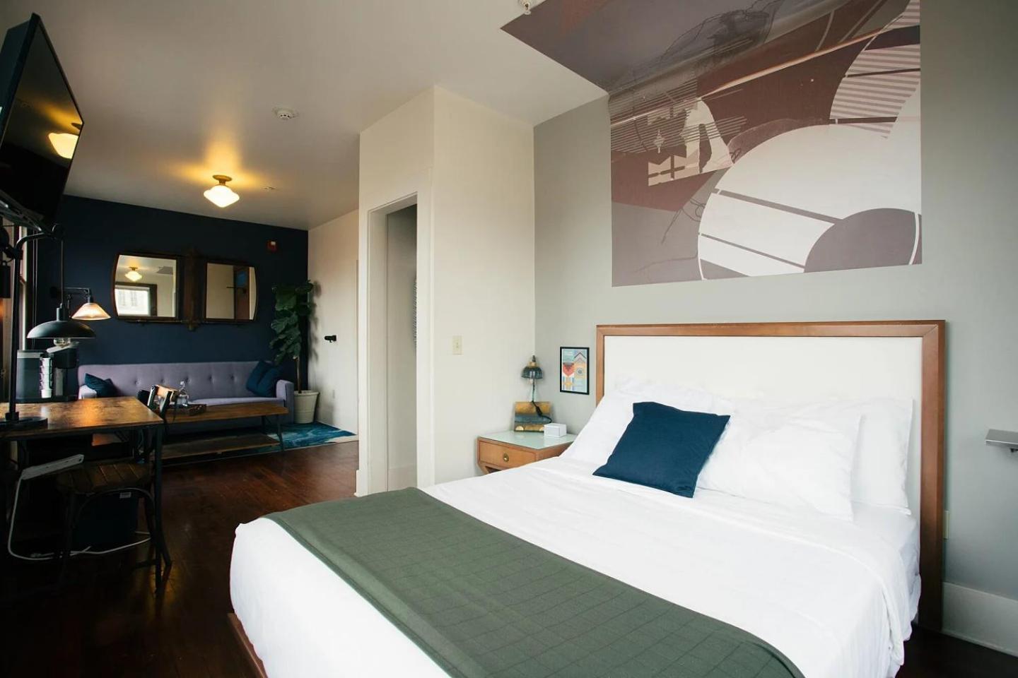 Commodore Hotel Астория Экстерьер фото